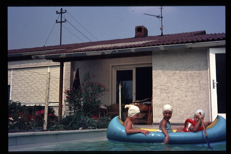 24.Regensburg jul 1969 Brigitte,Marion,Peter.JPG